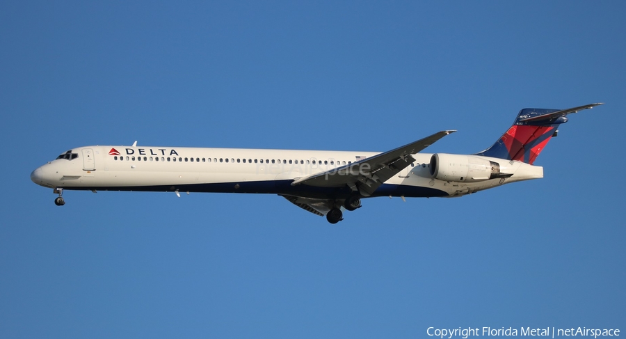 Delta Air Lines McDonnell Douglas MD-90-30 (N932DN) | Photo 321536