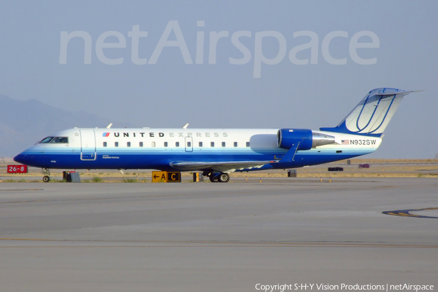 United Express (SkyWest Airlines) Bombardier CRJ-200LR (N932SW) | Photo 11761