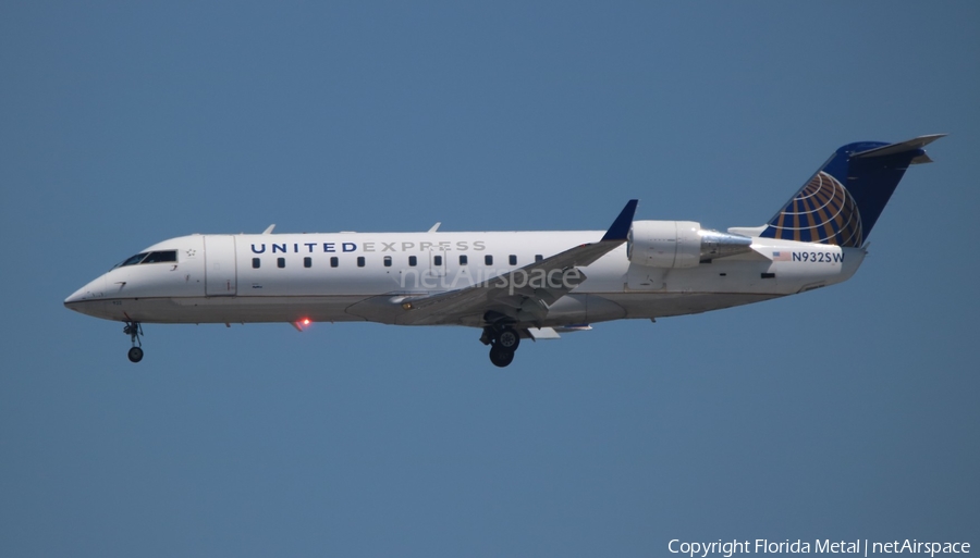 United Express (SkyWest Airlines) Bombardier CRJ-200LR (N932SW) | Photo 321563