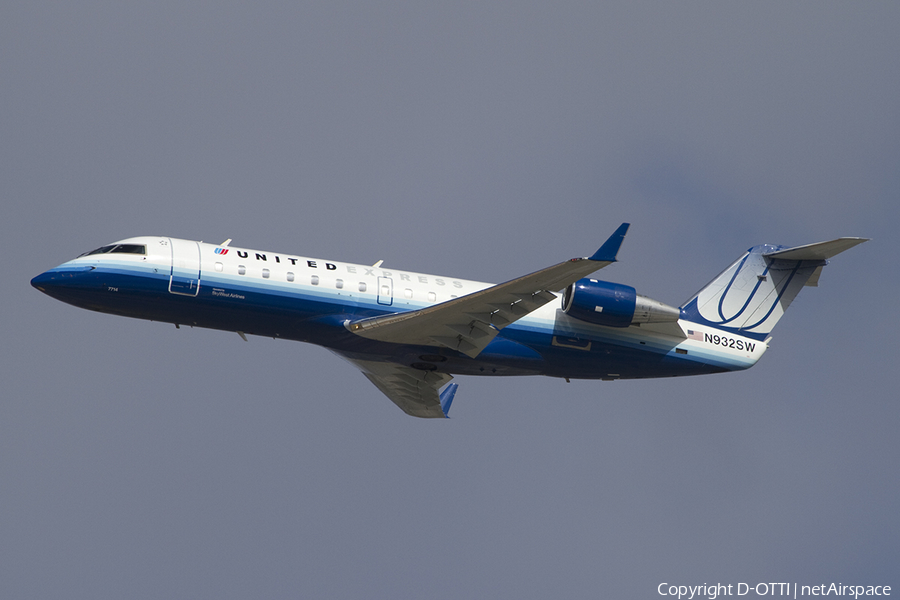 United Express (SkyWest Airlines) Bombardier CRJ-200LR (N932SW) | Photo 333516