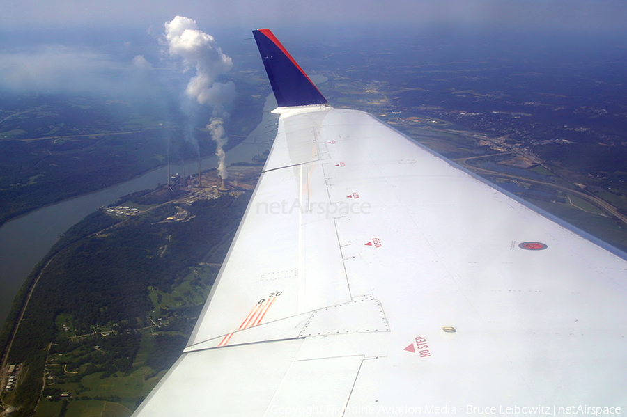 Delta Connection (Comair) Bombardier CRJ-100ER (N933CA) | Photo 151673