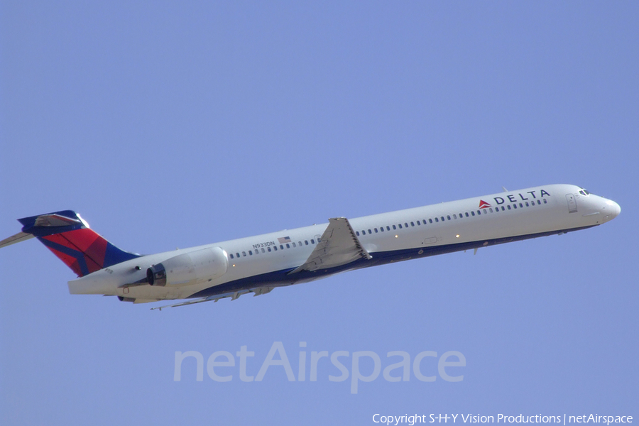 Delta Air Lines McDonnell Douglas MD-90-30 (N933DN) | Photo 3497