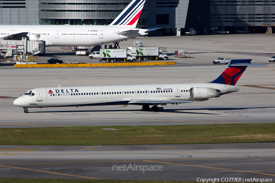 Delta Air Lines McDonnell Douglas MD-90-30 (N933DN) | Photo 37919