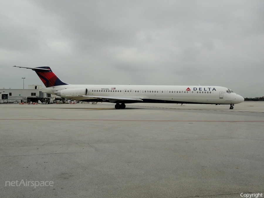 Delta Air Lines McDonnell Douglas MD-88 (N934DL) | Photo 20660
