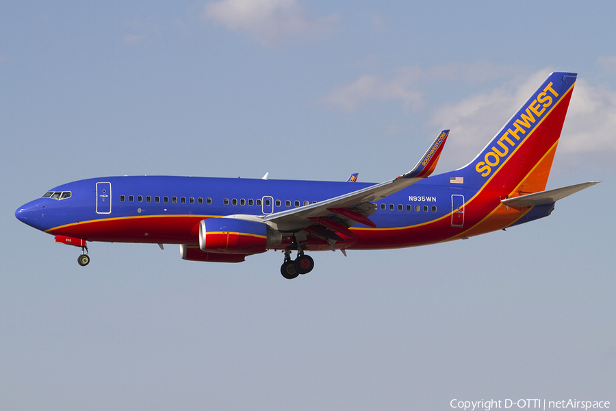 Southwest Airlines Boeing 737-7H4 (N935WN) | Photo 341147