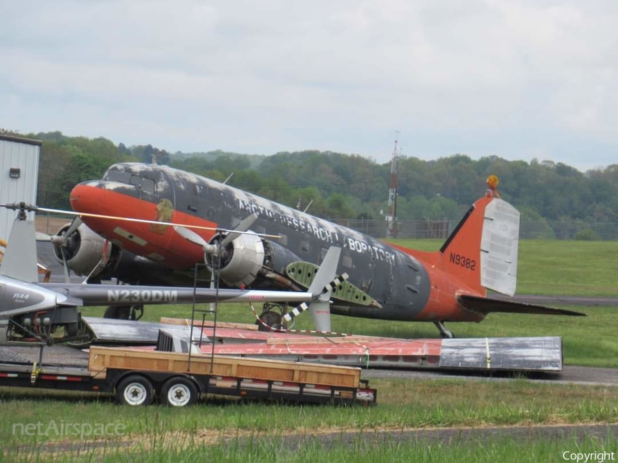(Private) Douglas DC-3C (N9382) | Photo 566803