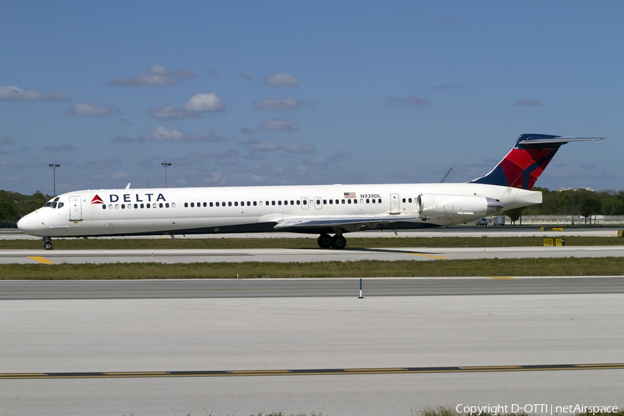 Delta Air Lines McDonnell Douglas MD-88 (N939DL) | Photo 431244
