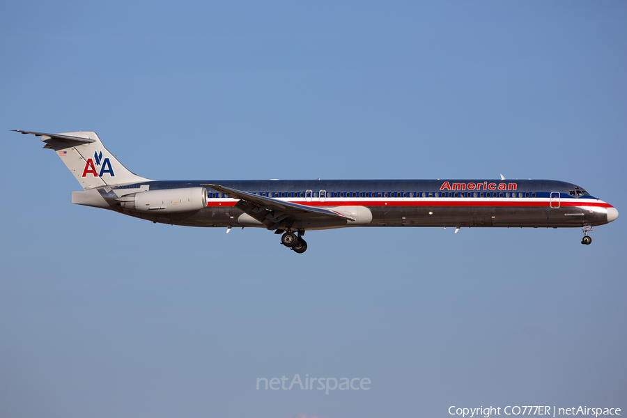 American Airlines McDonnell Douglas MD-83 (N9404V) | Photo 15708