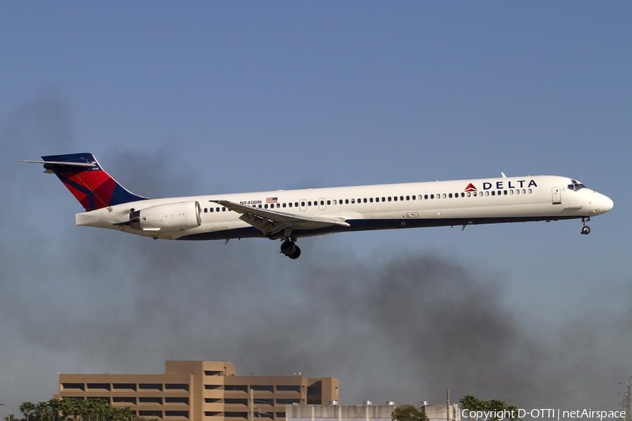 Delta Air Lines McDonnell Douglas MD-90-30 (N940DN) | Photo 431124