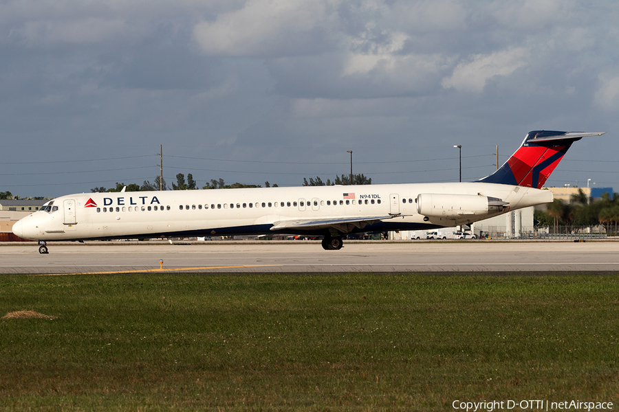 Delta Air Lines McDonnell Douglas MD-88 (N941DL) | Photo 138043