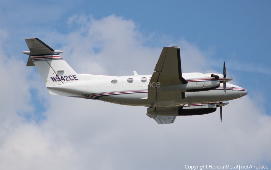(Private) Beech King Air B200 (N942CE) | Photo 321756