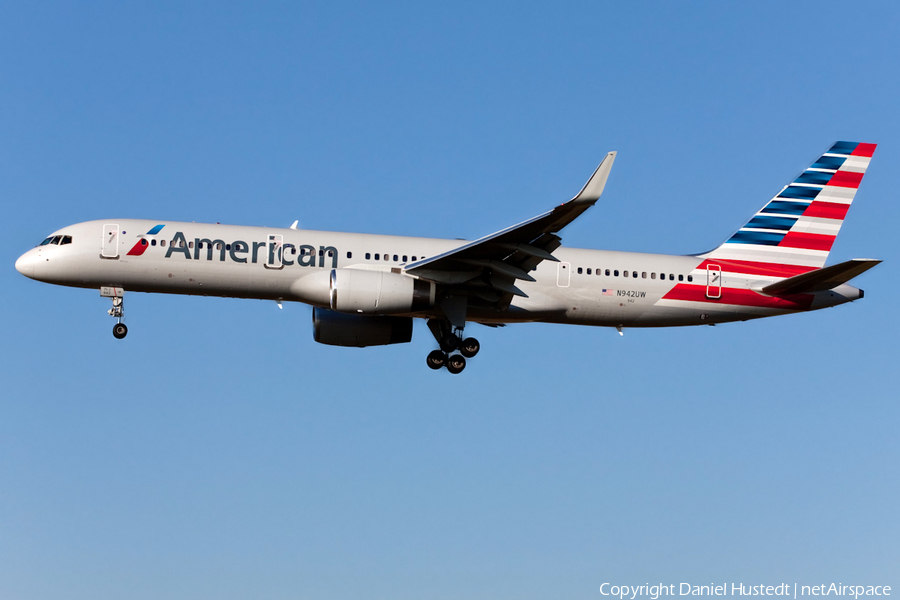 American Airlines Boeing 757-2B7 (N942UW) | Photo 666677