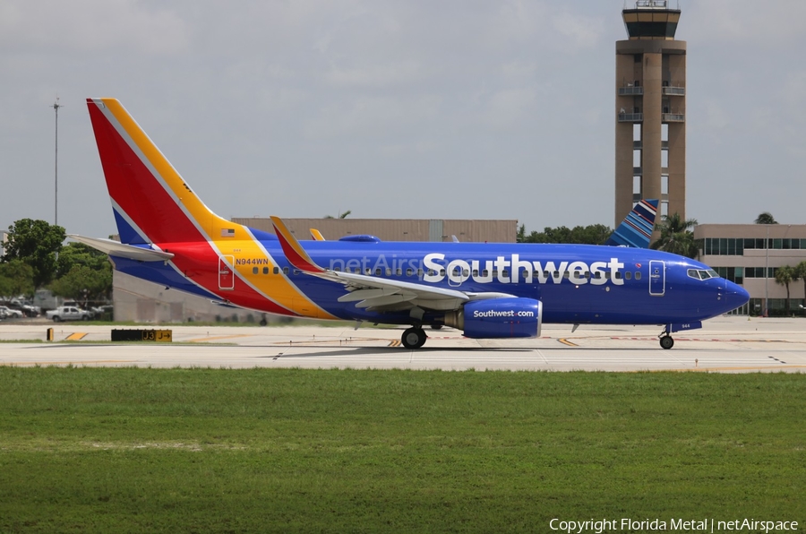 Southwest Airlines Boeing 737-7H4 (N944WN) | Photo 351595