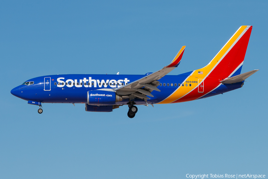 Southwest Airlines Boeing 737-7H4 (N944WN) | Photo 298425