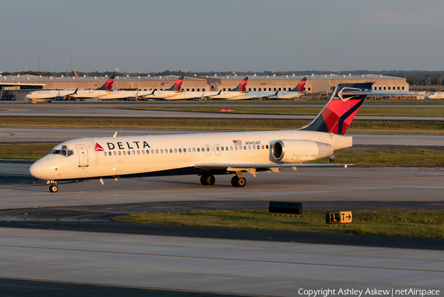 Delta Air Lines Boeing 717-2BD (N945AT) | Photo 383656