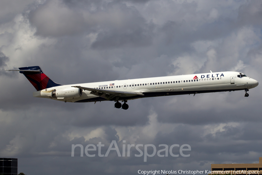 Delta Air Lines McDonnell Douglas MD-90-30 (N945DN) | Photo 122369