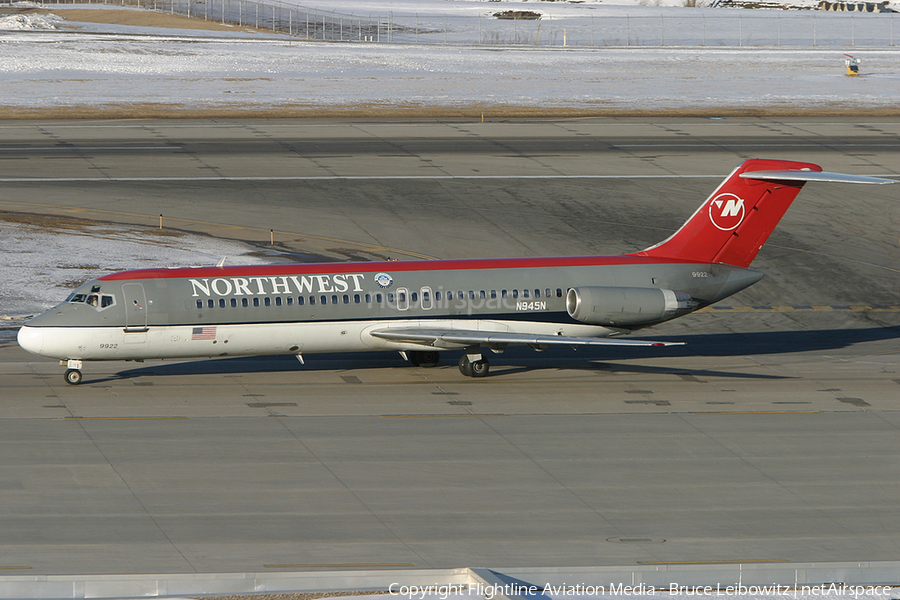 Northwest Airlines McDonnell Douglas DC-9-32 (N945N) | Photo 179708