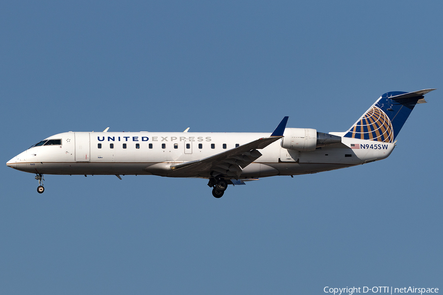 United Express (SkyWest Airlines) Bombardier CRJ-200LR (N945SW) | Photo 144326