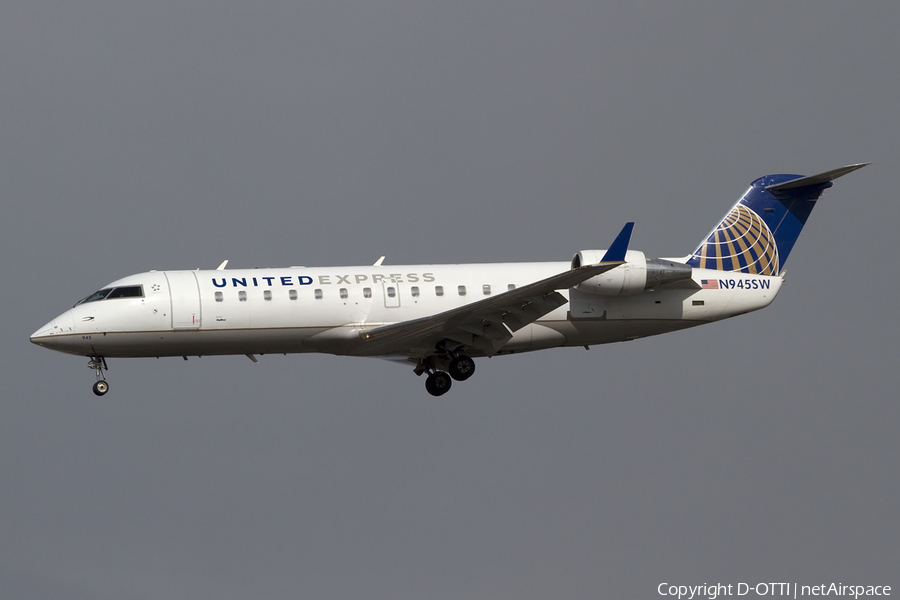 United Express (SkyWest Airlines) Bombardier CRJ-200LR (N945SW) | Photo 428643