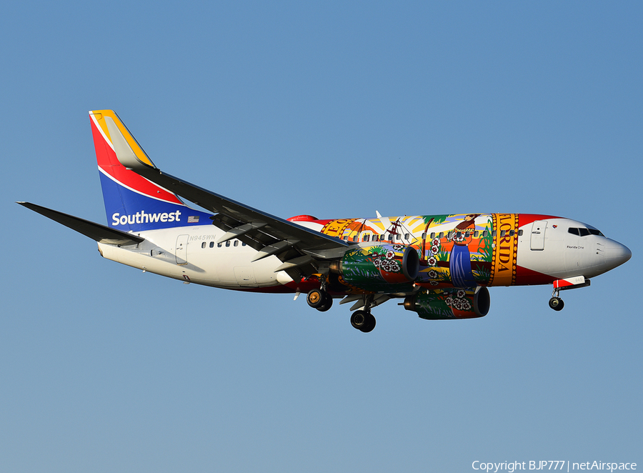 Southwest Airlines Boeing 737-7H4 (N945WN) | Photo 257817