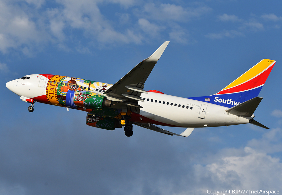 Southwest Airlines Boeing 737-7H4 (N945WN) | Photo 383906