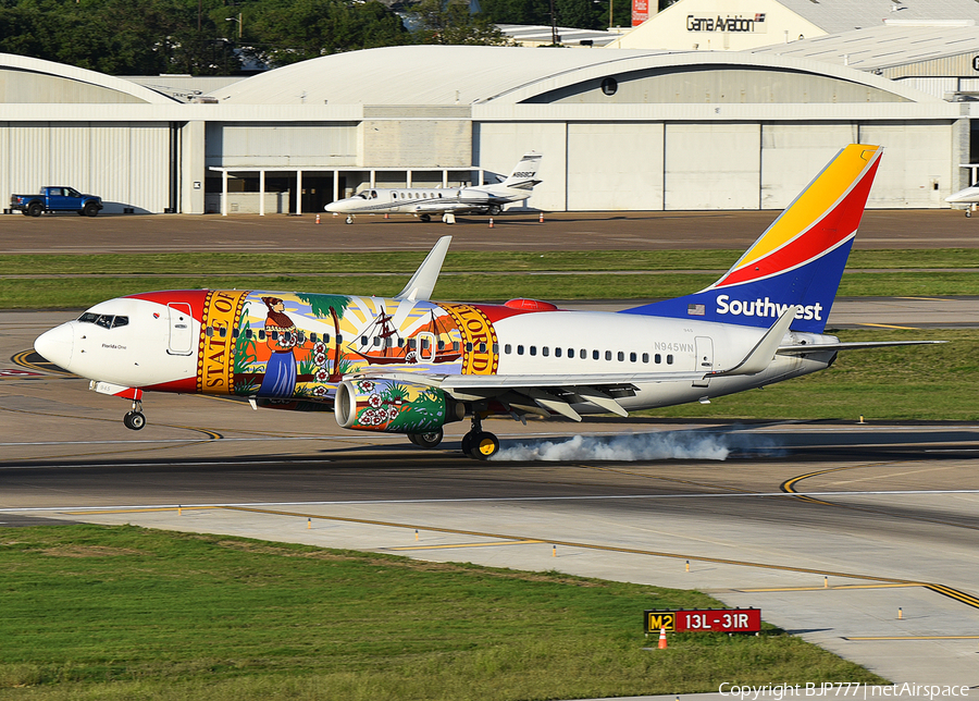 Southwest Airlines Boeing 737-7H4 (N945WN) | Photo 446382