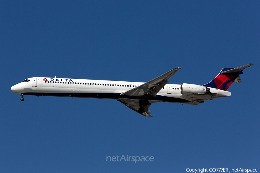 Delta Air Lines McDonnell Douglas MD-90-30 (N946DN) | Photo 150970