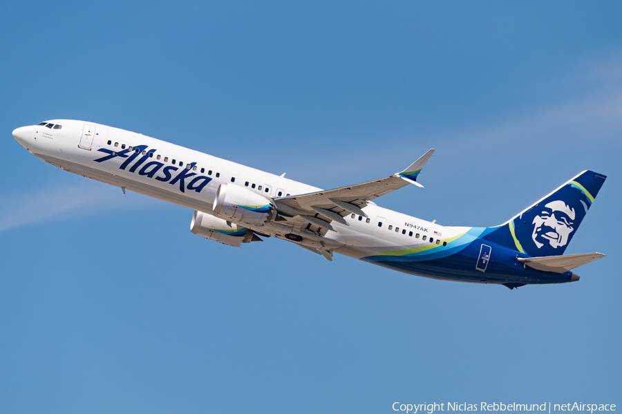 Alaska Airlines Boeing 737-9 MAX (N947AK) | Photo 677463