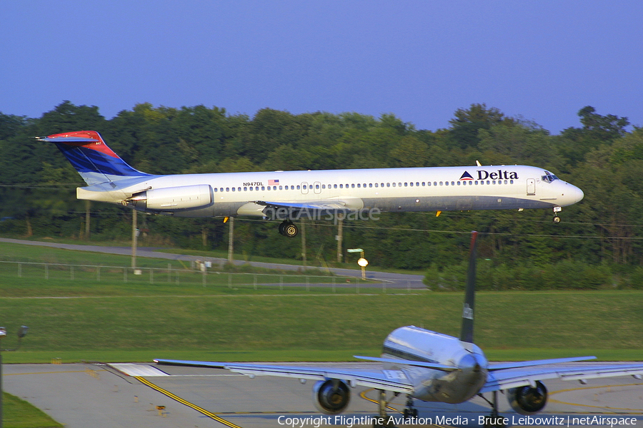 Delta Air Lines McDonnell Douglas MD-88 (N947DL) | Photo 181294