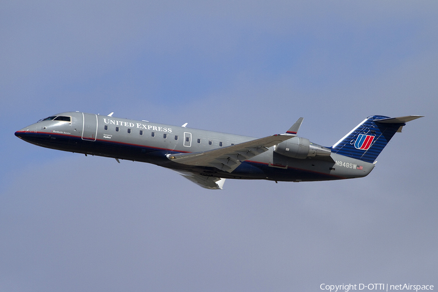 United Express (SkyWest Airlines) Bombardier CRJ-200LR (N948SW) | Photo 333541