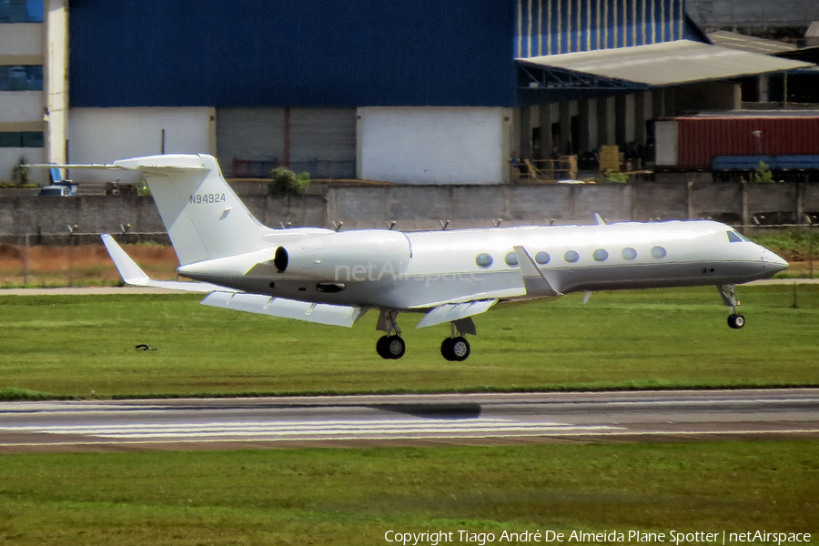 Executive Jet Management Gulfstream G-V-SP (G550) (N94924) | Photo 561154