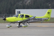 (Private) Cirrus SR22T G6 GTS Carbon (N949RD) at  Kelowna - International, Canada