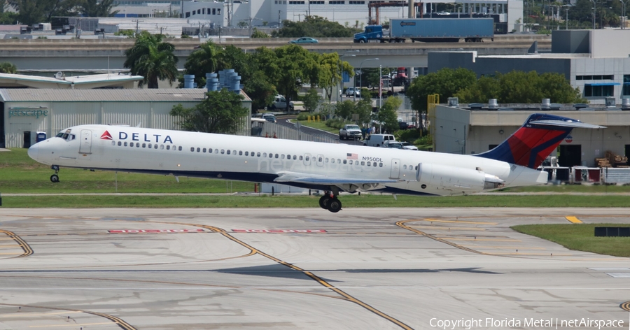 Delta Air Lines McDonnell Douglas MD-88 (N950DL) | Photo 322466