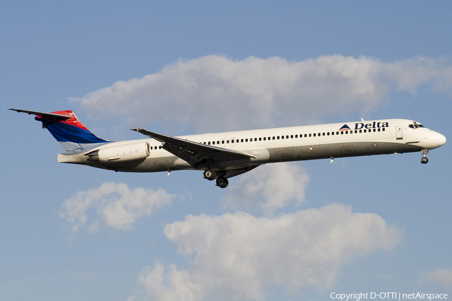 Delta Air Lines McDonnell Douglas MD-88 (N951DL) | Photo 177465