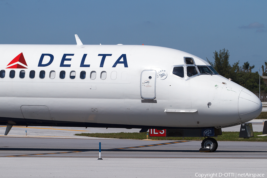 Delta Air Lines McDonnell Douglas MD-88 (N951DL) | Photo 431228