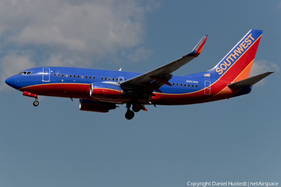 Southwest Airlines Boeing 737-7H4 (N951WN) | Photo 446849