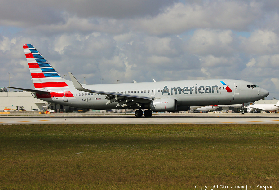 American Airlines Boeing 737-823 (N952AA) | Photo 219443