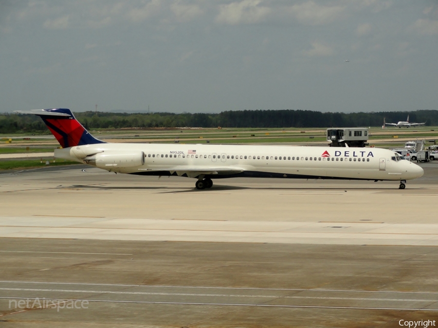 Delta Air Lines McDonnell Douglas MD-88 (N952DL) | Photo 76835