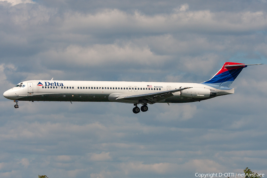 Delta Air Lines McDonnell Douglas MD-88 (N952DL) | Photo 259848