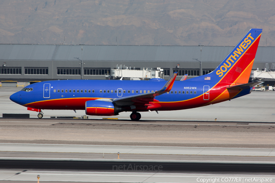 Southwest Airlines Boeing 737-7H4 (N952WN) | Photo 48474