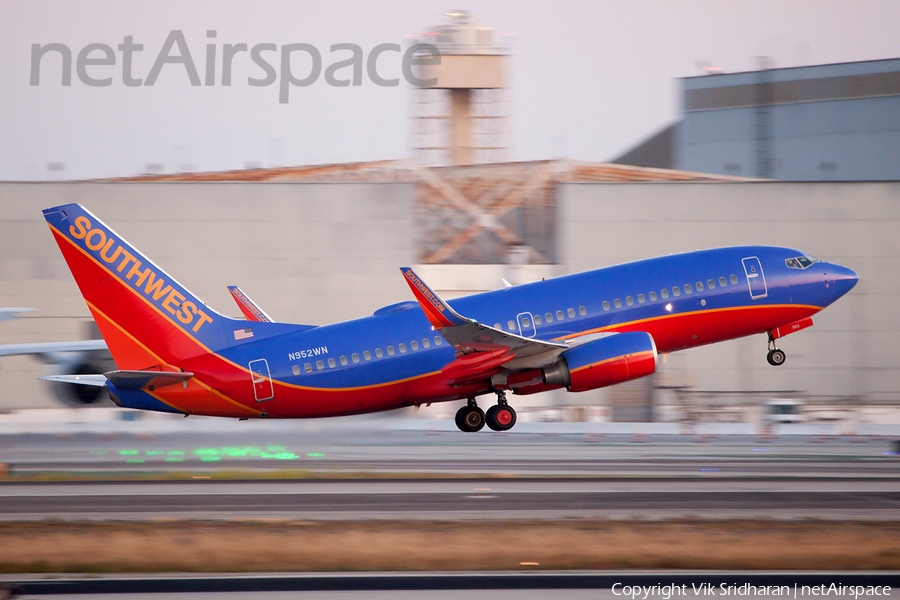 Southwest Airlines Boeing 737-7H4 (N952WN) | Photo 76189