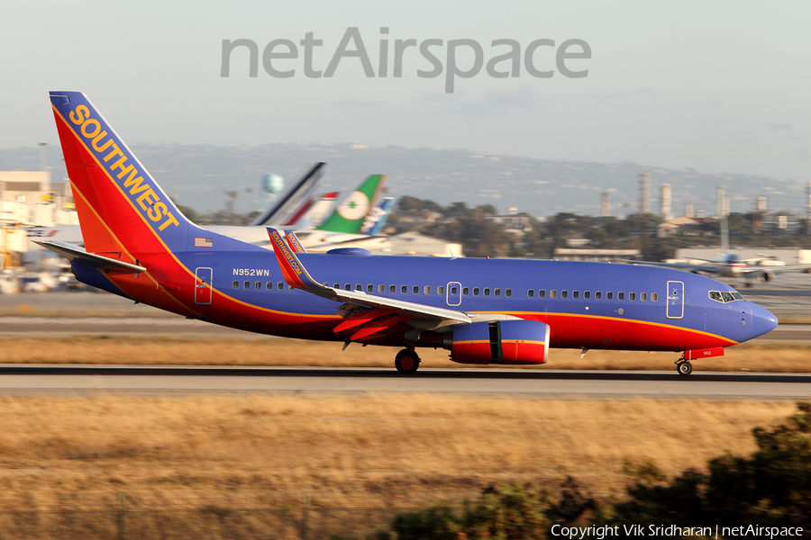 Southwest Airlines Boeing 737-7H4 (N952WN) | Photo 77772