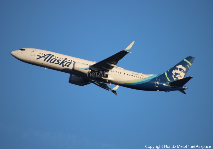 Alaska Airlines Boeing 737-9 MAX (N953AK) | Photo 675260