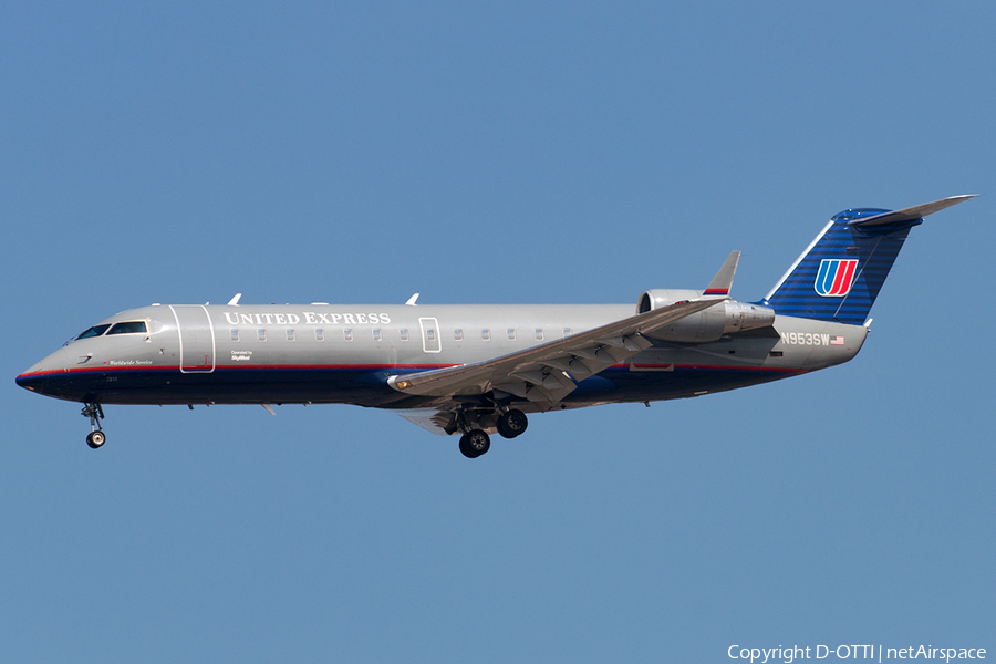 United Express (SkyWest Airlines) Bombardier CRJ-200LR (N953SW) | Photo 181701