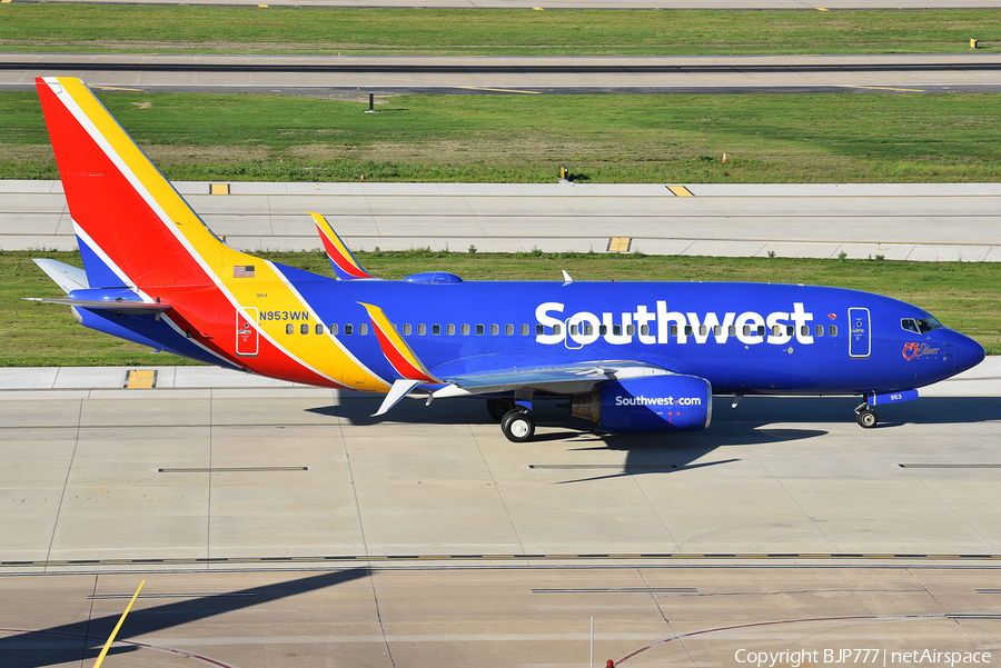 Southwest Airlines Boeing 737-7H4 (N953WN) | Photo 446375