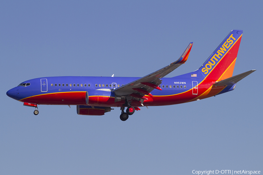 Southwest Airlines Boeing 737-7H4 (N953WN) | Photo 337759