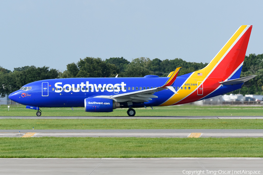 Southwest Airlines Boeing 737-7H4 (N953WN) | Photo 519041