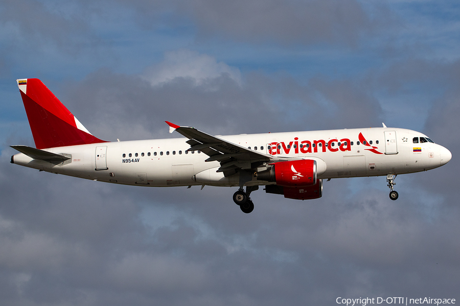 Avianca Airbus A320-214 (N954AV) | Photo 612822