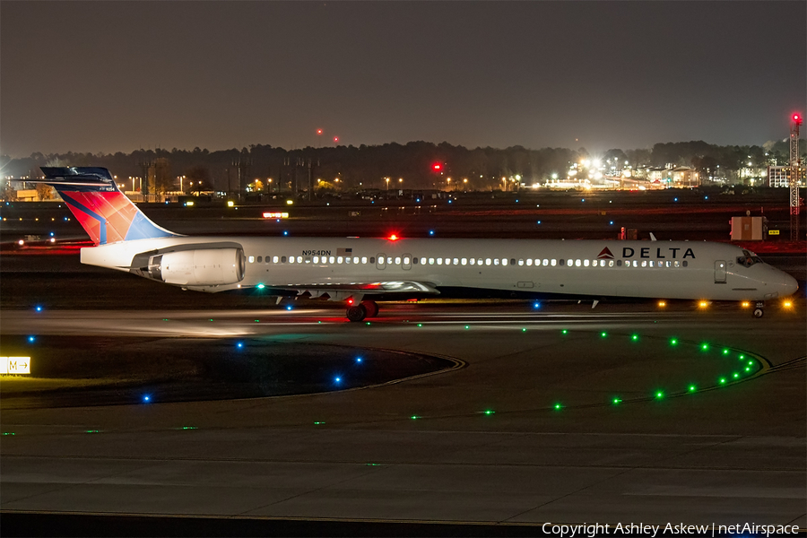 Delta Air Lines McDonnell Douglas MD-90-30 (N954DN) | Photo 97983