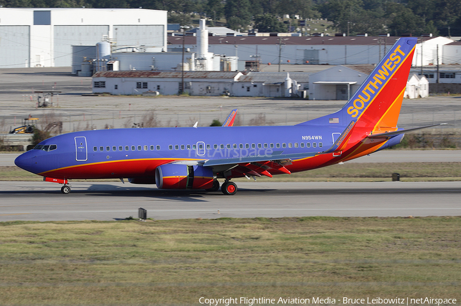 Southwest Airlines Boeing 737-7H4 (N954WN) | Photo 85498